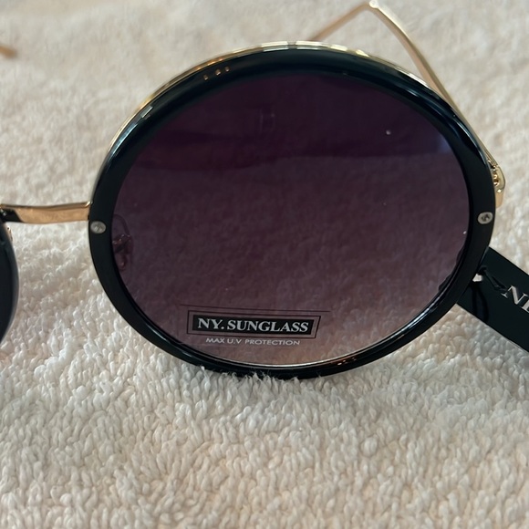 New York Sunglasses NWT - Picture 2 of 6